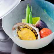 旬の食材をふんだんに使用した『炊き合わせ』