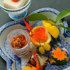 季節ごとの旬を盛り込んだ目にも美しい『季節の創作料理』