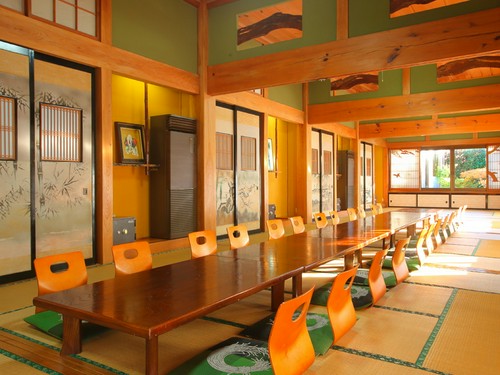 法要や結納などの利用も多く、地元の方にも愛されているお店です
