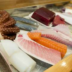 長崎の海の恵みである鮮魚は、旬のものを仕入れています