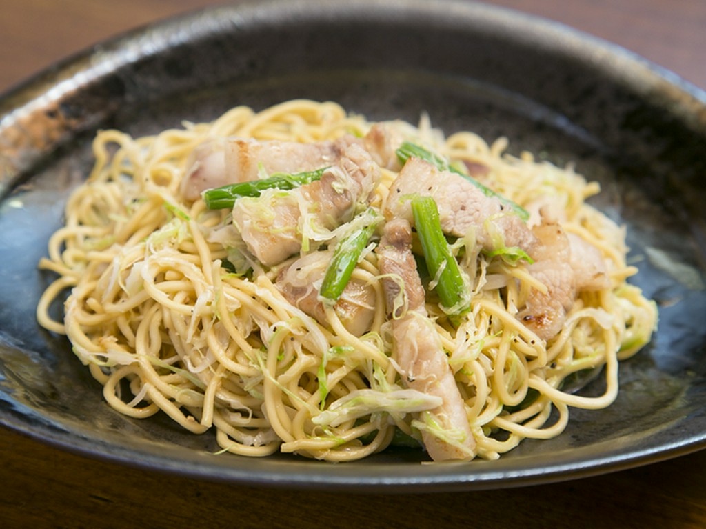 諫美豚でつくる、旨みたっぷり『塩ヤキソバ』