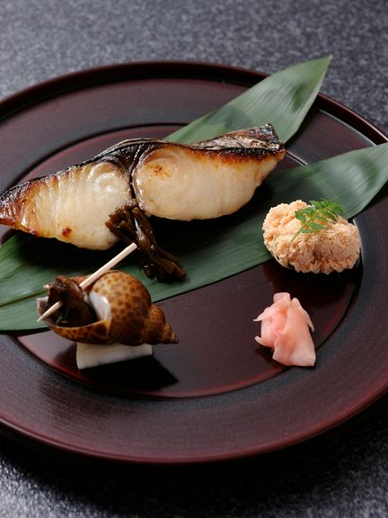 ふっくらとした食感と身の旨みが際立つ『さわら西京焼』