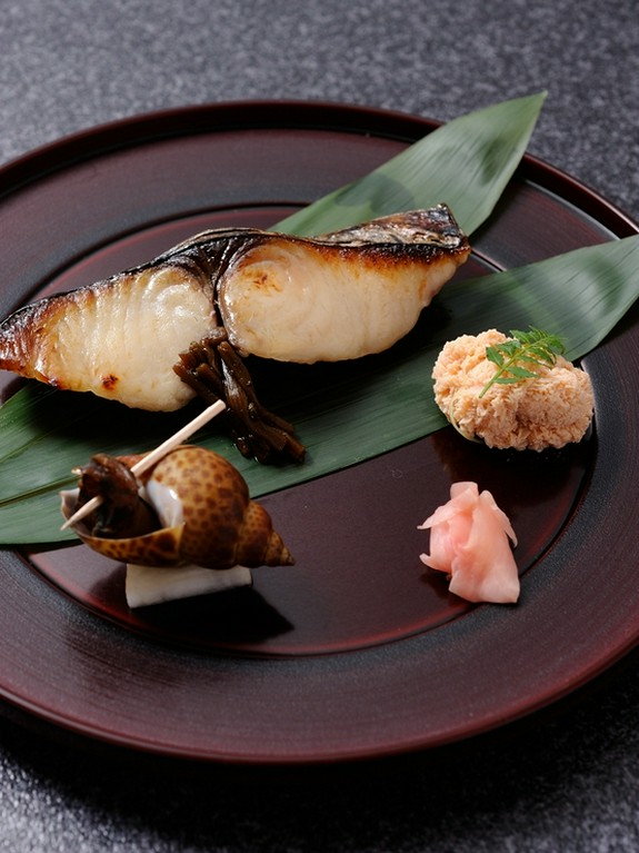 ふっくらとした食感と身の旨みが際立つ『さわら西京焼』