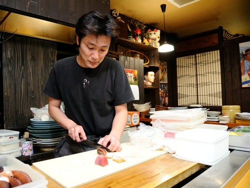 経験豊富な技が活きた料理に惚れ込んだ、足蹴に通う常連客が多い