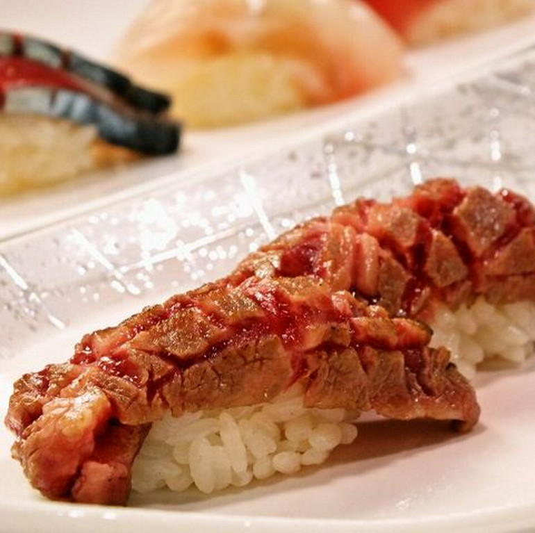 宮古牛の炙り握り