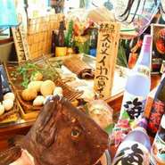 好きなメニューを食べたいだけ味わえる『食べ放題コース』。自慢の海産物を始め、沖縄の郷土料理や人気メニューまでさまざまな料理を楽しむ事ができる人気のコースです。別途、飲み放題プランもあります。