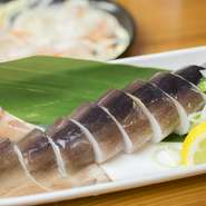 マイナス60度の船内凍結で高鮮度を維持。肝もそのまま食べられるほど。ミディアムレアでどうぞ。