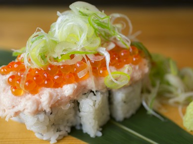 贅沢の極み寿司、イクラがたっぷり『ネギトロ番長』