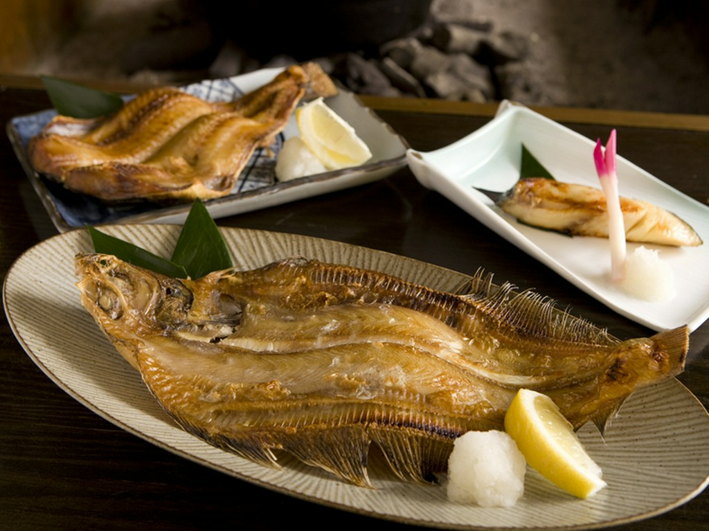 刺身から焼き魚、唐揚げまで、魚料理が自慢