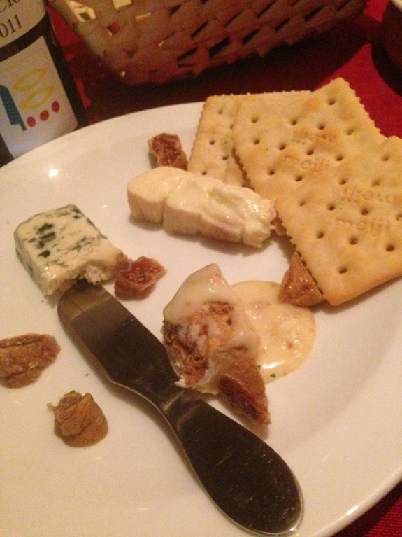 シェフおまかせの日替わり『本格派！チーズ３種盛り合わせ』