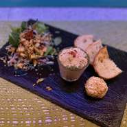 お一人様6,000円（税込み）から
美味しいものを少しづつ前菜プレート
しっかり満足ステーキ
ZigoZスペシャルなパスタ
別腹デザート



