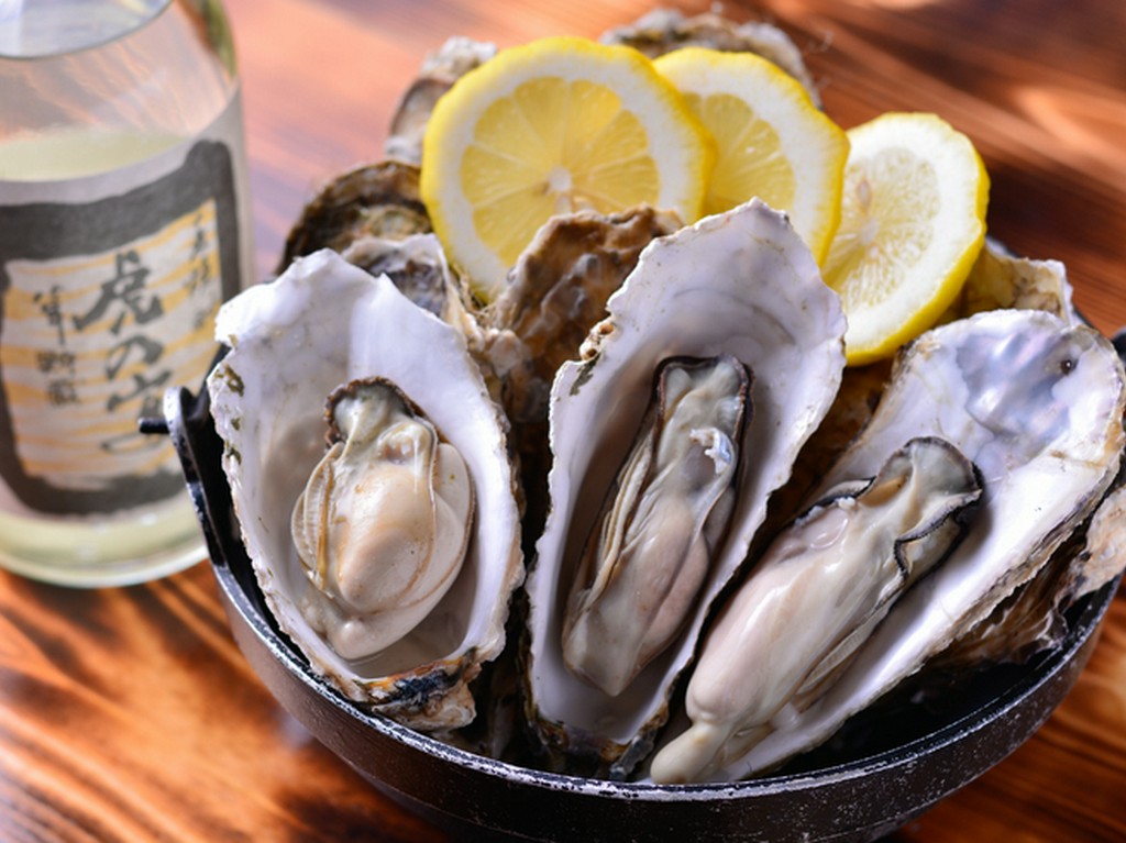 釧路の贅沢食材と選べる鍋付きコースで新年会！