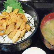 みそ汁、つけもの付