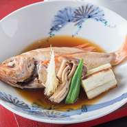 丸ごと一匹煮付けた贅沢な一品『のどぐろ煮付け』