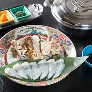 特製のタレがふぐの旨みを引き立てる『ふぐしゃぶしゃぶ』