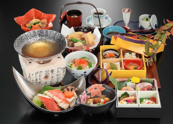 Presented treasure box meal