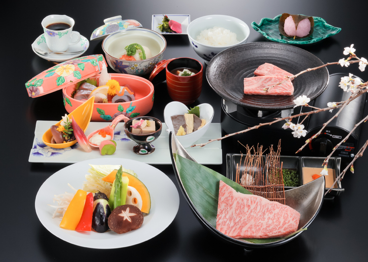 Kuroge Wagyu Beef Steak Kaiseki (Evening Meal)