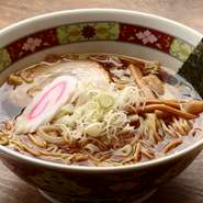 自家製醤油ダレの味わい深いスープ『東京下町ラーメン』