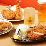 定食はどれもボリュームがあってリーズナブル。そしてドリンクもあるので、仕事帰りに『とんかつ』をつまみに、ちょっと1杯なんて利用もできます。