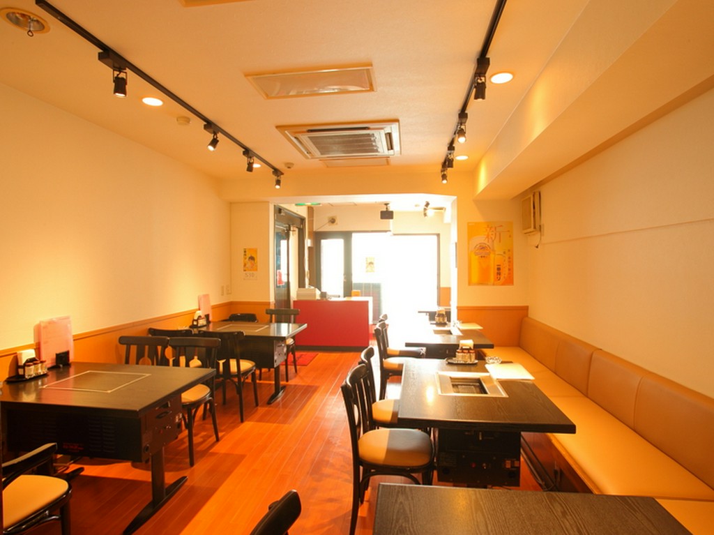 落ち着いた雰囲気の店内で、韓国本場の味を堪能！　