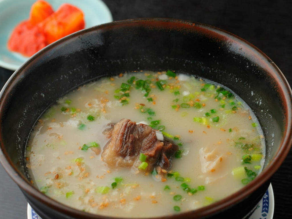 時間をかけ丁寧に煮込んだ絶品スープ『コムタンスープ』