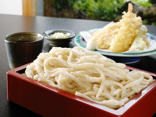 うどんや天ぷらもございます
