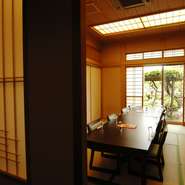 個室には座敷の他にも椅子席や掘り炬燵席などがございます。