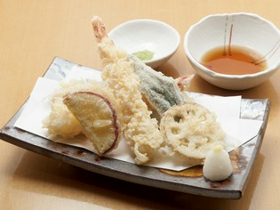 地元の加賀野菜の美味しさを楽しめる『加賀野菜の天ぷら』