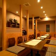 イタリアンを中心にしたメニューが並ぶお店でありながら、内装は木肌が温もる和の空間。小ぢんまりとした16席のすべてが掘りごたつ式で、ゆったりとした時間を演出してくれます。