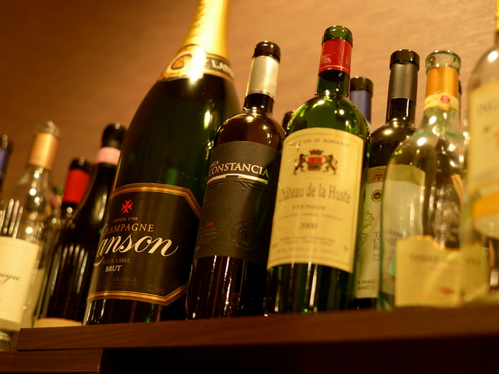 ディナータイムは大人の時間。赤白15種をリーズナブルに