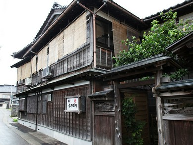 悠久の時の流れを物語り、古き良き時代と現代との融合