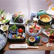 忘年会はお座敷で会席、鍋のコース料理をごゆっくりとどうぞ！