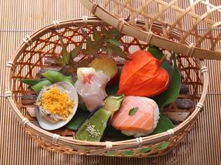鮮魚を使った、おつくりや押し寿司を始めとした『会席料理』