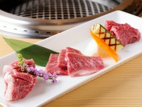 松阪牛厳選部位の中でも、本日オススメを三種盛り合わせたお得な一皿。※日によって内容は異なります。
3人前：7200円