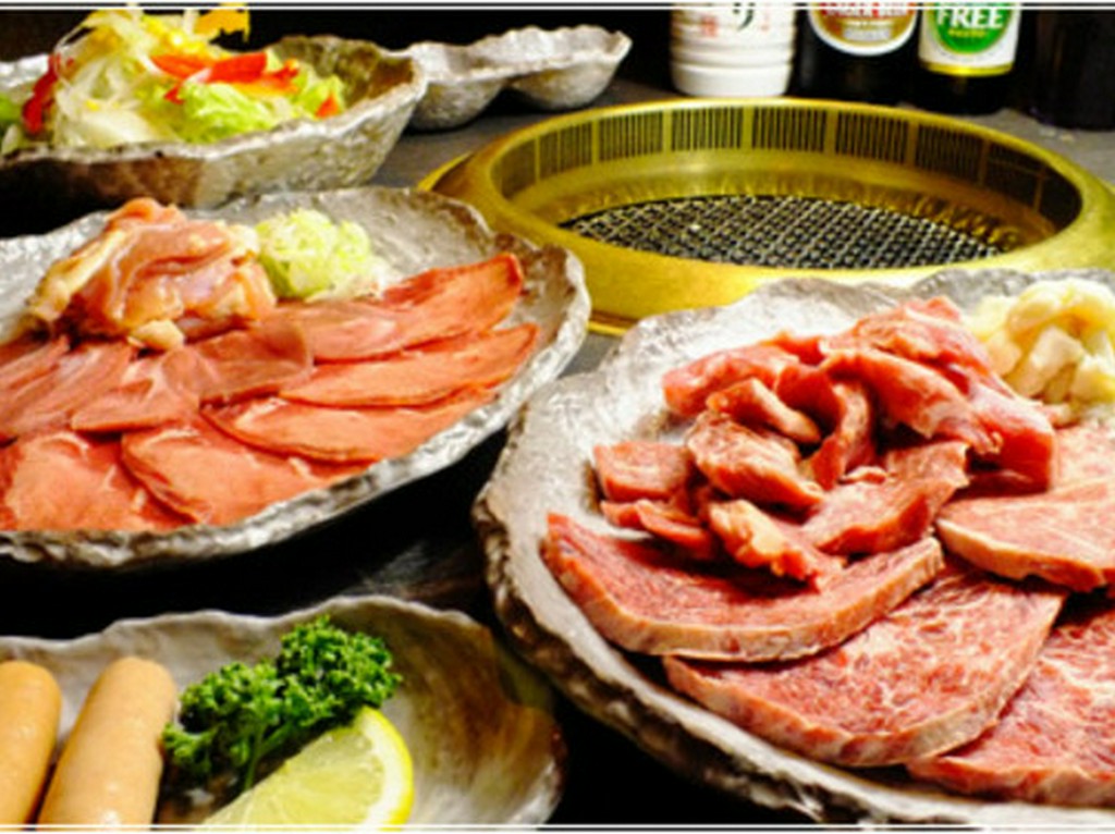 新鮮で美味しいお肉を食べ放題のコースでみんなで楽しく!!