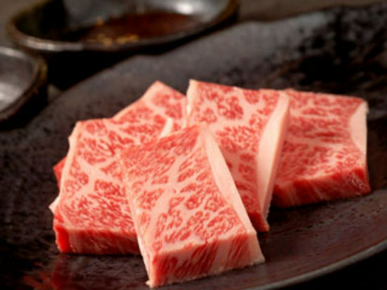 これまた人気メニュー、特上カルビ!!