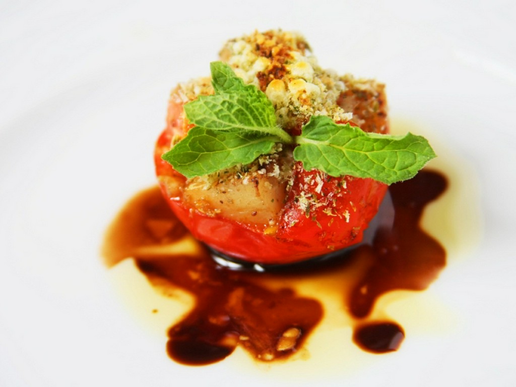 旬の食材を使用した、彩り鮮やかな日替わり「アミューズ」