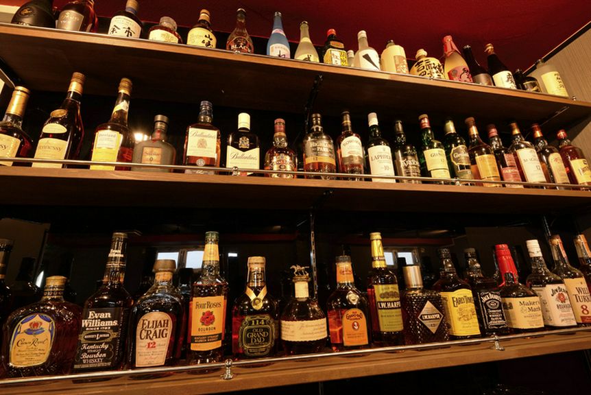 お酒が好きでも苦手でも、皆一緒に楽しめるバー