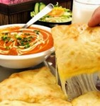 本日のスペシャルカレー／チキンカレー／ナン／ライス／サラダ