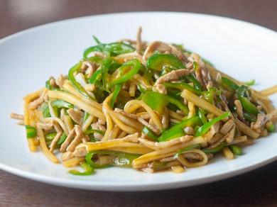 新鮮野菜のシャキシャキ感がプロの技『チンジャオロース』