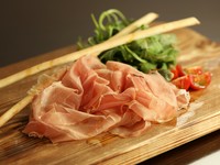 本日のおススメのタパスの盛り合わせ。
内容は、おたのしみで