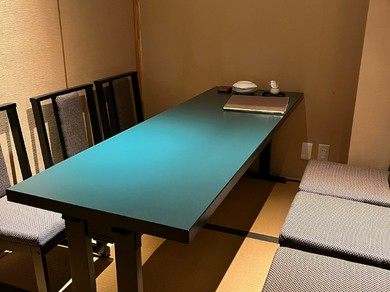  「プライベート空間で食事を楽しめる個室も完備」