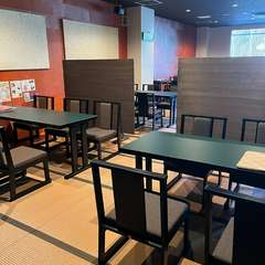 仕事帰りにちょっと一杯。落ち着ける和風の外観で気軽に利用可能