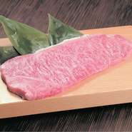 名古屋市内でも数少ない飛騨牛の専門店です。上質なお肉をリーズナブルな価格で味わえるのは、精肉店直営の店だからこそ。飛騨牛の美味しさを様々な料理で堪能できます。