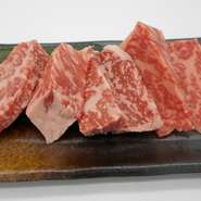 霜降りよし、肉質よし、やわらかさばっちり。コクと甘味が濃厚なお肉の王様です。