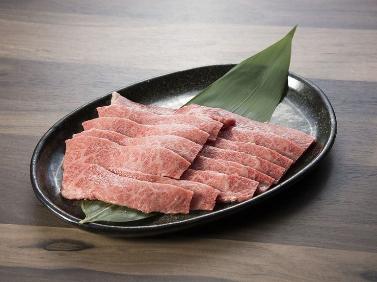 非常に濃厚な風味で牛の大トロと呼ばれる『特選上カルビ』