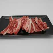 友バラ（中バラ、外バラ）使用。霜降りと濃厚な風味が特徴です。