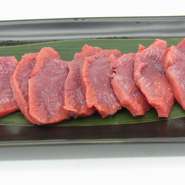 タン先タン下、コリコリサクサクとした食感。