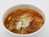 牛の尾を辛く煮込んだスープ