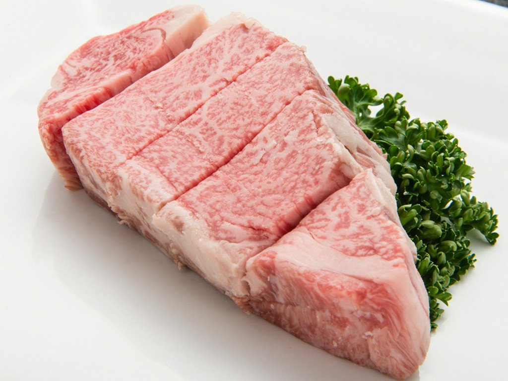 黒毛和牛、極上の柔らかさ『特上ヒレステーキ』